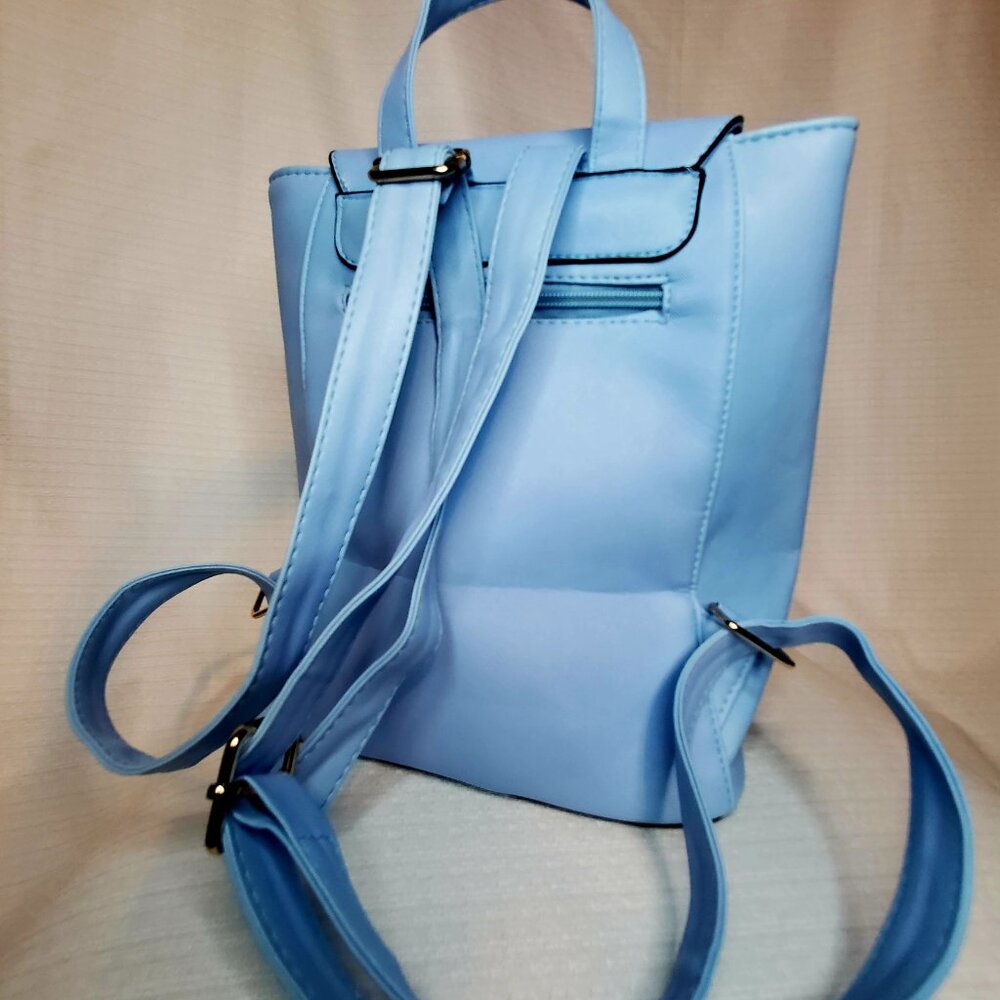 Backpack 🎒 - Picture 4 of 5